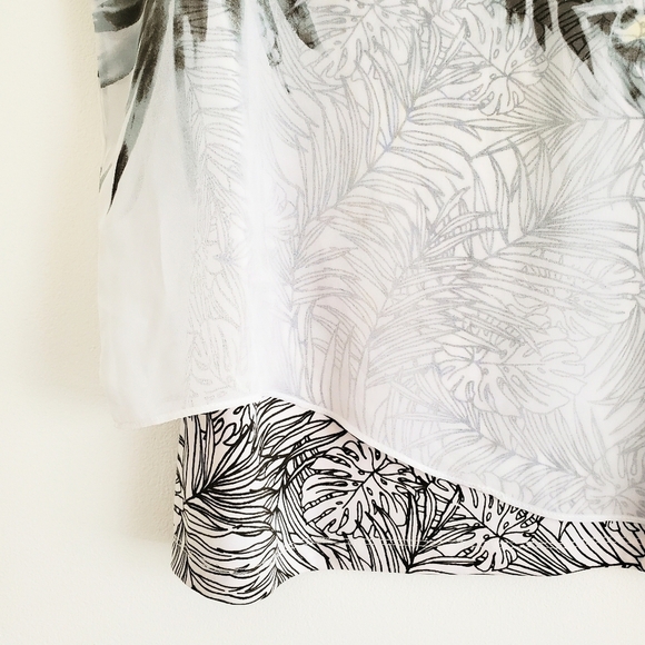 2/$35 Cleo Sheer Layered Tropical Print Summer Top Size M EUC - Picture 3 of 15